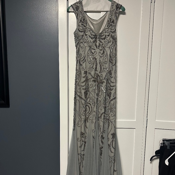 * Adrianna Papell Womens Bead Long Dress with sleeveless.  never worn - Picture 6 of 7